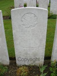 Etaples Military Cemetery - Green, H E